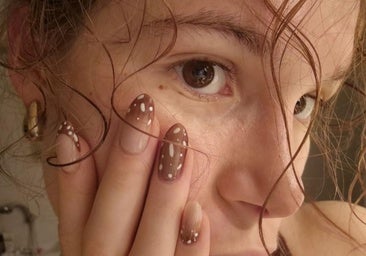 Ni leopardo ni cebra, esta es la manicura original con estampado animal que será popular en 2026.